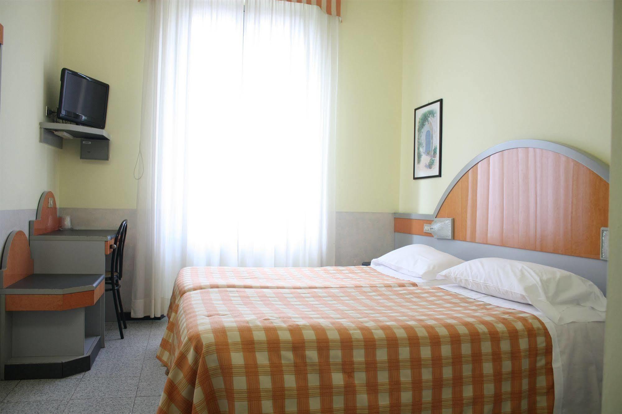Hotel Mazzini Letojanni Ngoại thất bức ảnh